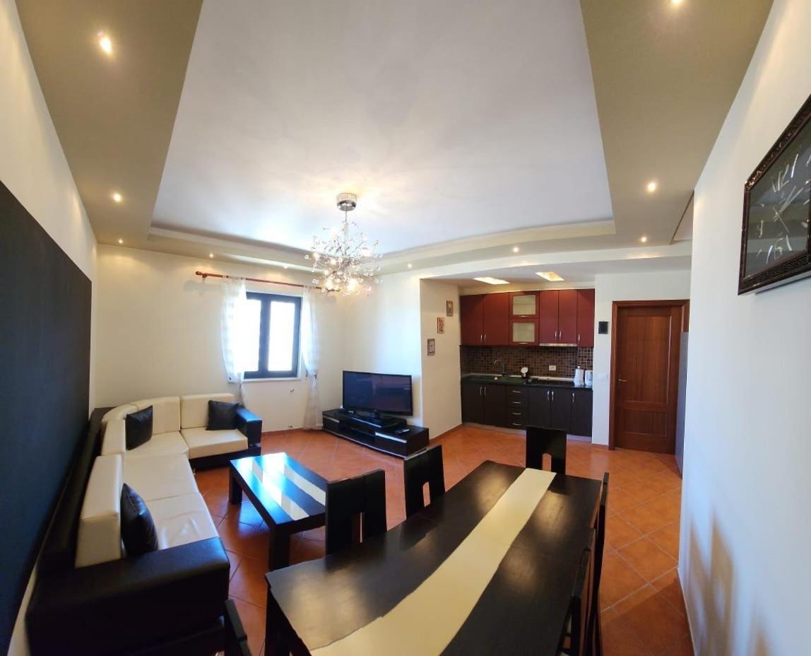 City Center Apartment Galeria Tirana Eksteriør billede